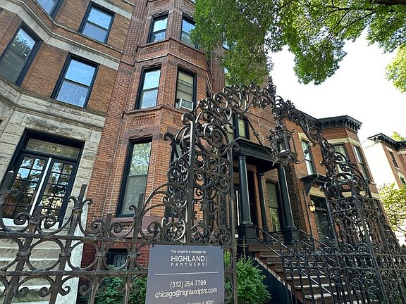 2nd image of 451 W Belden Ave #449G