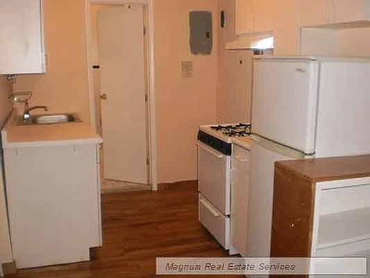 Rented by Magnum Realty Holdings, LLC | media 16