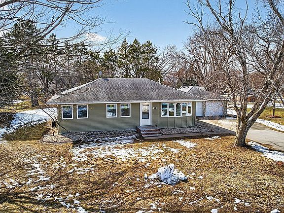 2nd image of 411 Sunnydale Ln SE