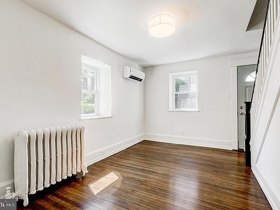 5th image of 461 W 11th Ave