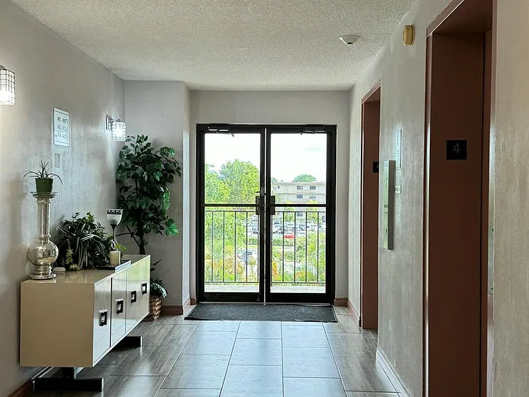9355 SW 8th St #417 — Photo 19