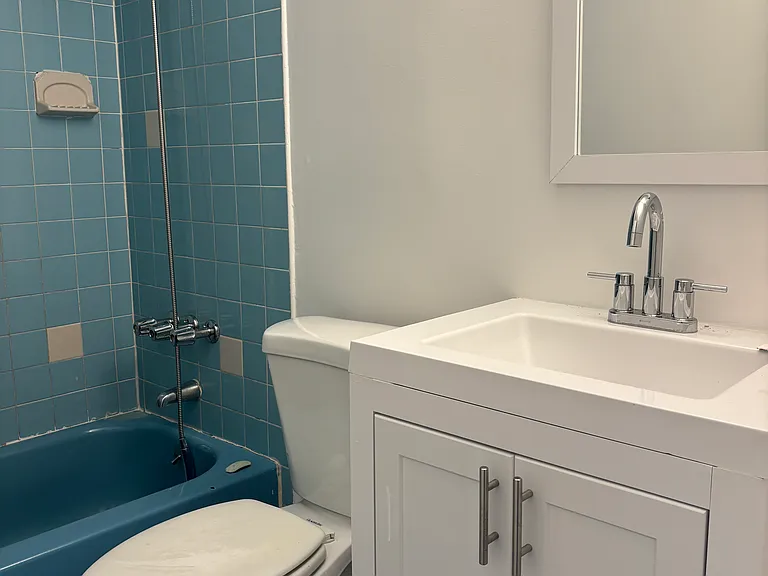 54 Whitaker Pl #1 — Photo 3