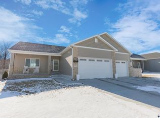 9759 Napa Ridge Dr, Lincoln, NE 68526