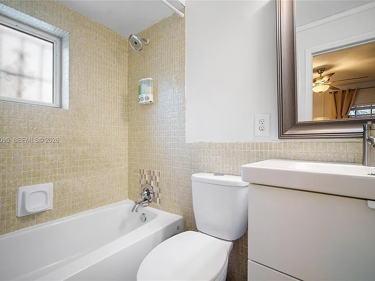 1181 NE 160th St #0 — Photo 10