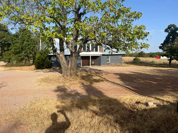 205 Whispering Ln, Newcastle, OK 73065