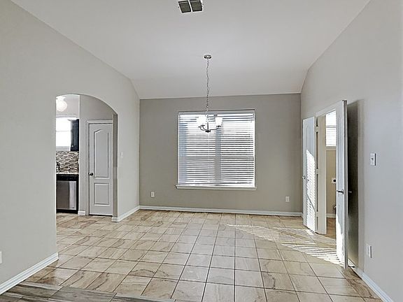 4th image of 104 Jennie Ct