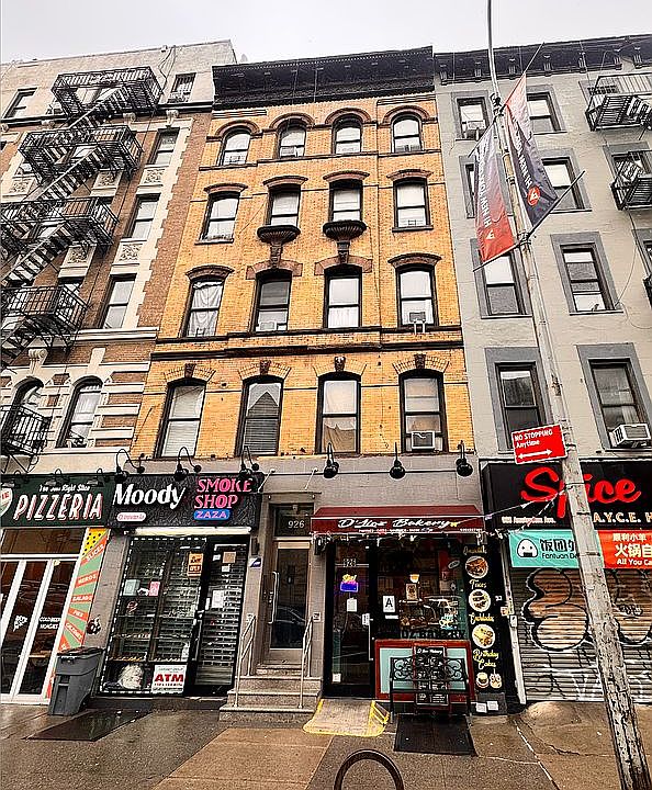 1st image of 926 Amsterdam Ave Frnt 1