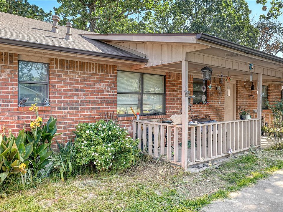 1st image of 1403 Rolling Oaks Dr