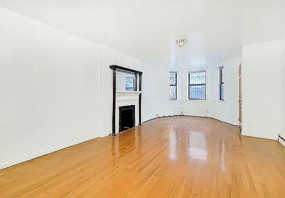 2nd image of 511 W 172nd St APT 1B