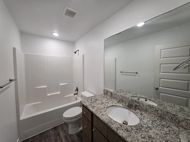 637 Hidden Springs Dr #1 — Photo 9