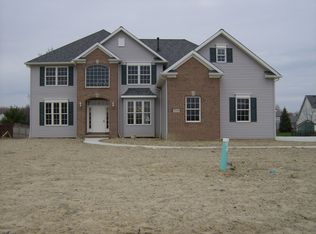 35918 Hanamar Dr, Avon, OH 44011