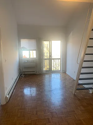 Rented by 18 REALTY | media 28