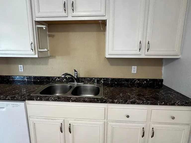 6150-52 Horton Dr — Photo 15