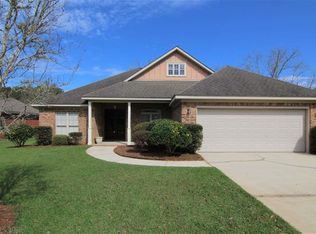 102 Gilbreath Ave, Fairhope, AL 36532