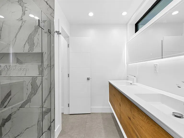 8871 SW 28th St — Photo 25