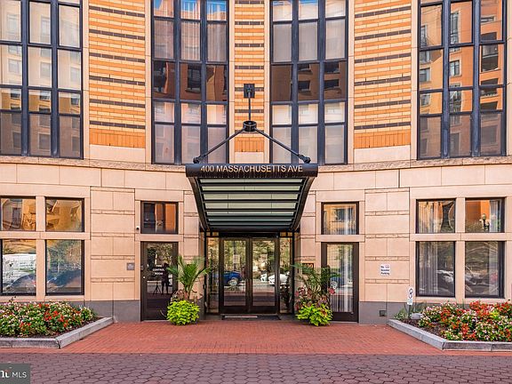 2nd image of 400 Massachusetts Ave NW APT 1108