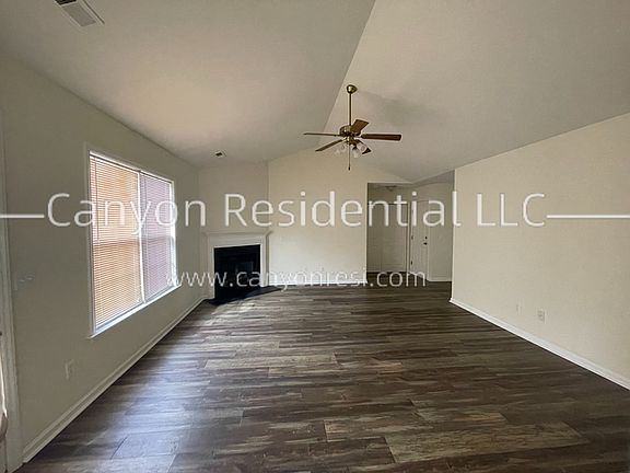 4th image of 3320 Trenchard Ln