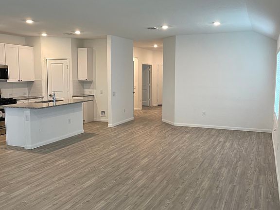 4th image of 10538 Borlaug St