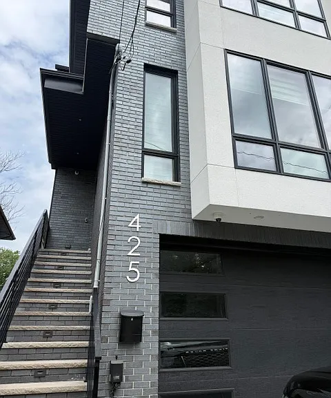 425 Grandview Pl #425 — Photo 1