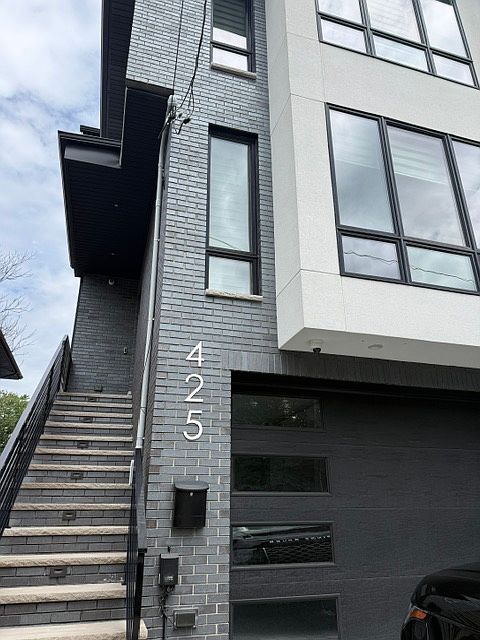 1st image of 425 Grandview Pl #425
