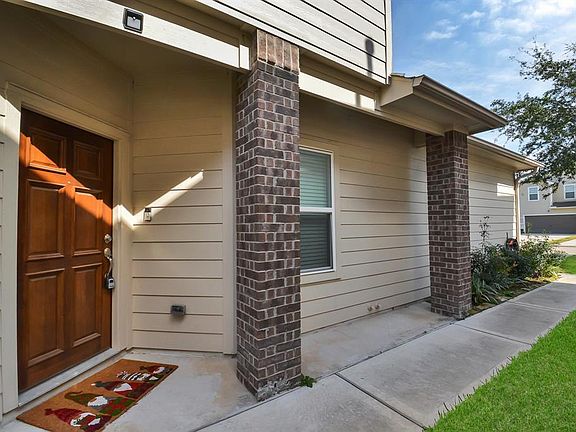 5th image of 11429 Champions Green Dr