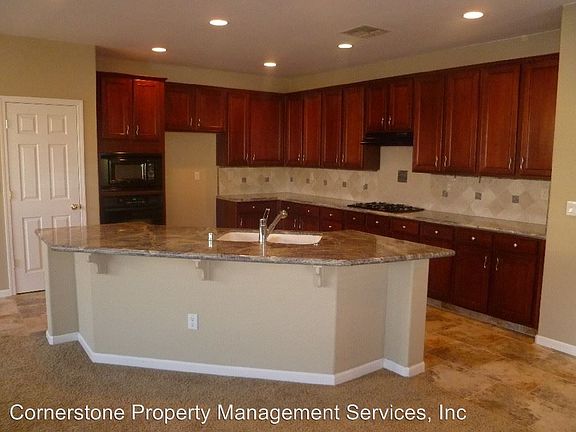 2nd image of 5772 Tres Piezas Dr
