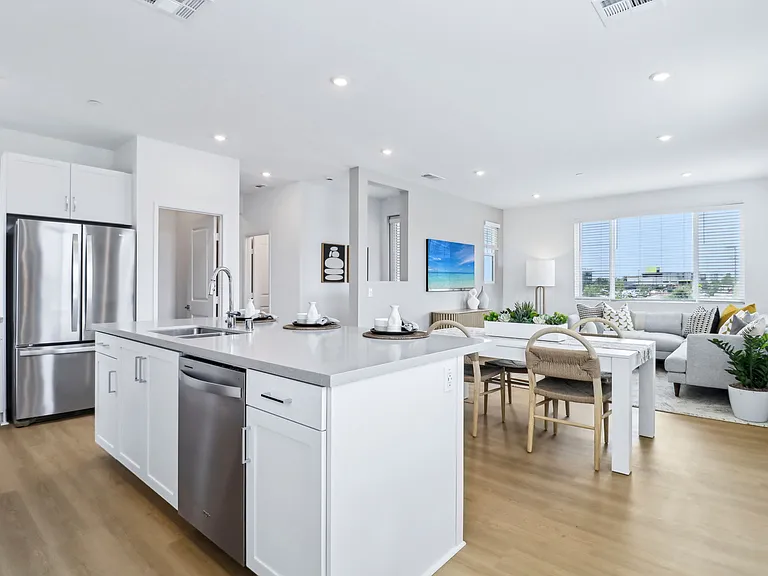Axis at Millenia Townhomes — Photo 6