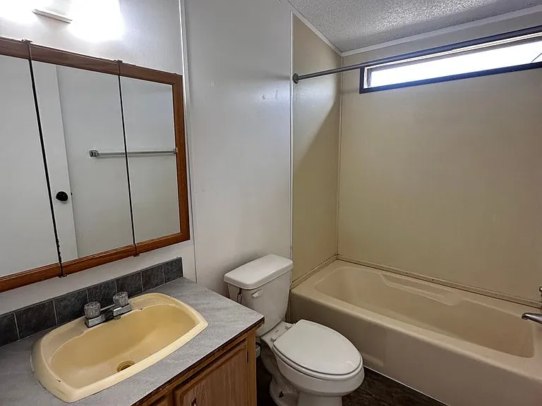 2381 E Butler Ave — Photo 6