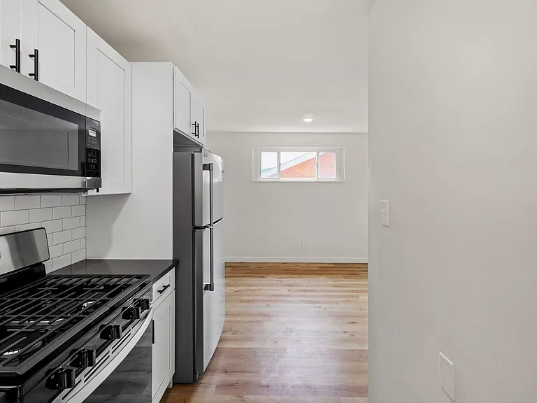 414 Elwood Dr — Photo 10