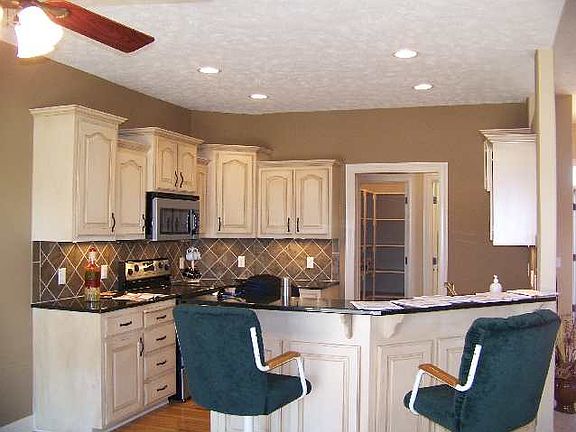 2nd image of 830 S 190th Ave