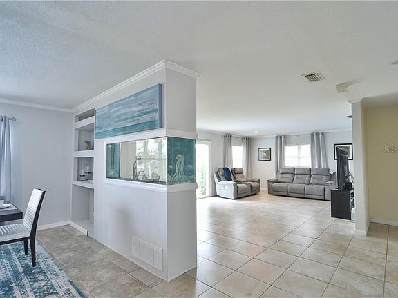 4th image of 1721 NE 50th Ave