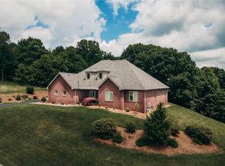 210 Skyline Dr, Indiana, PA 15701