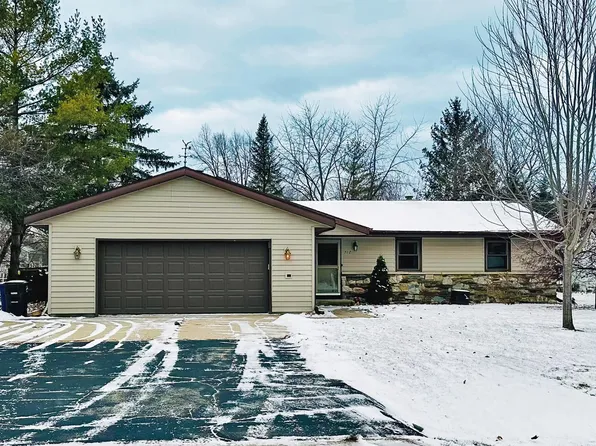 712 Beverly Ct, Neenah, WI 54956