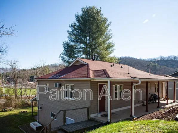 180 Stadium View Dr APT Y, Cullowhee, NC 28723