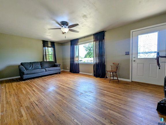 5th image of 1925 S Cardinal Dr