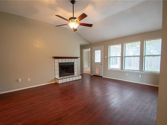 2nd image of 1111 Saratoga Dr