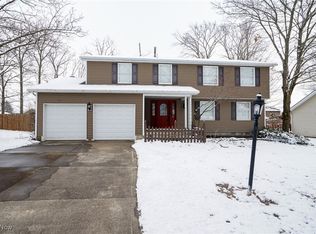 3121 Meanderwood Dr, Canfield, OH 44406