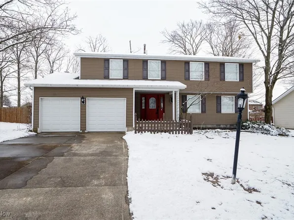 3121 Meanderwood Dr, Canfield, OH 44406