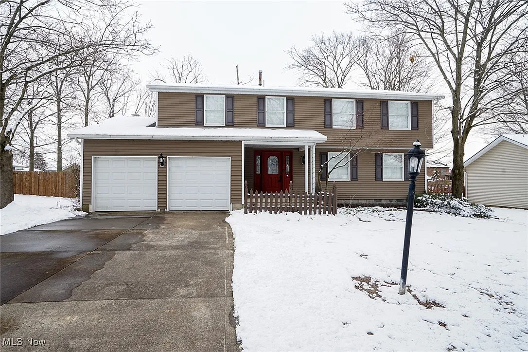 3121 Meanderwood Dr photo 1