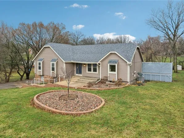 19985 W 119th St, Olathe, KS 66061