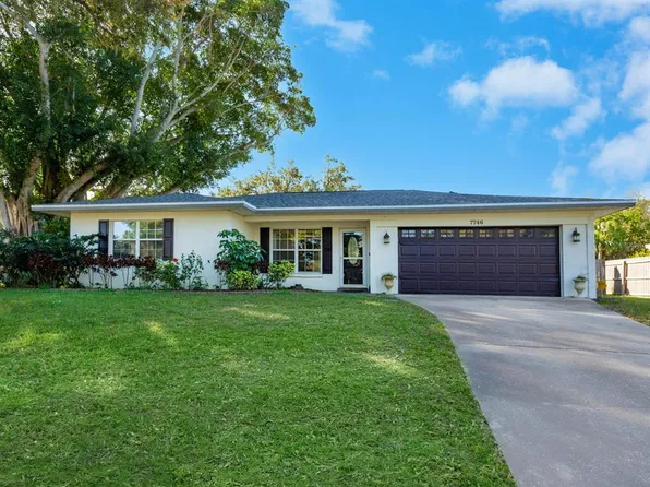 7746 Westmoreland Dr, Sarasota, FL 34243