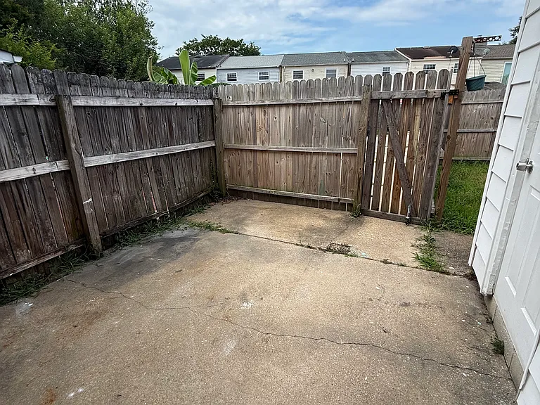 717 Tilden Pl — Photo 6