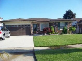 13328 Canterbury Dr, Sterling Heights, MI 48312
