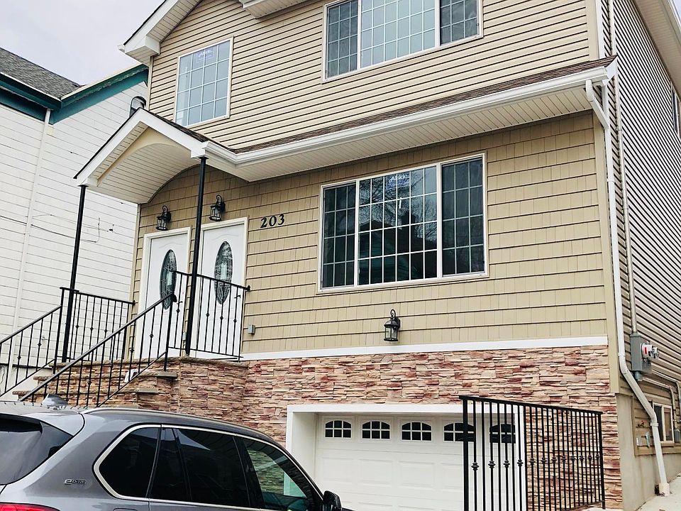 1st image of 203 Chestnut Ave #2