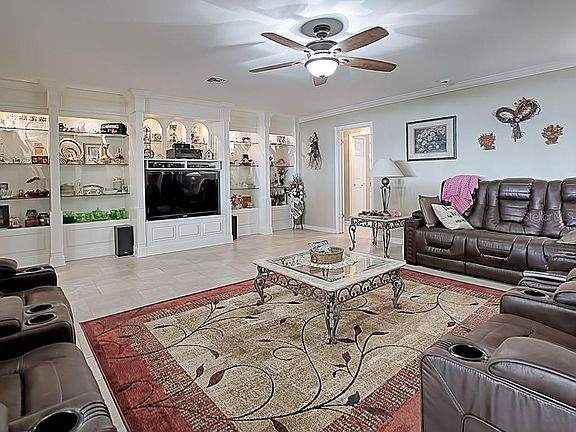 4th image of 2916 Porto Bello Ave