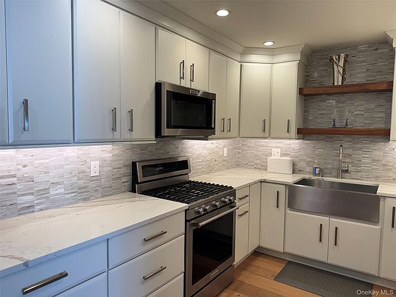 4th image of 910 Altessa Boulevard