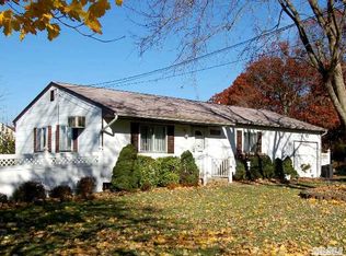 9 Daniel Ct, Ronkonkoma, NY 11779