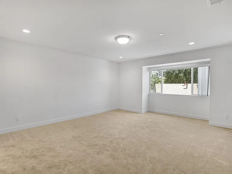 15395 Lotus Cir — Photo 21