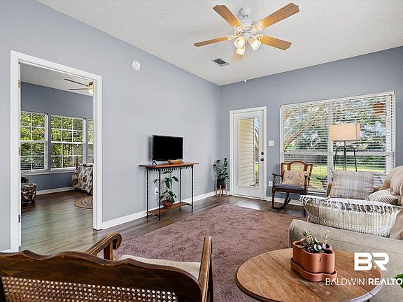 5th image of 416 Belle Chase Ct S