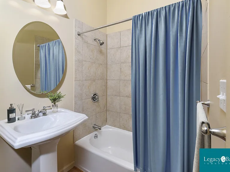 Legacy Bay Townhomes — Photo 13